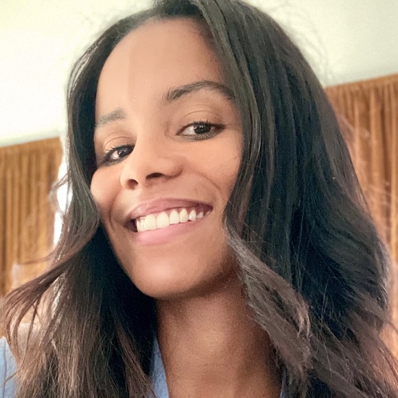 Meet your Posher, Jazmin - Picture 1 of 2